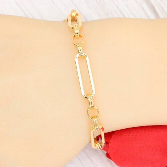 "Trendy Handmade Bracelet – A Thoughtful Gift for Girls & Women | UNVRC1515 - Picture 1 of 10